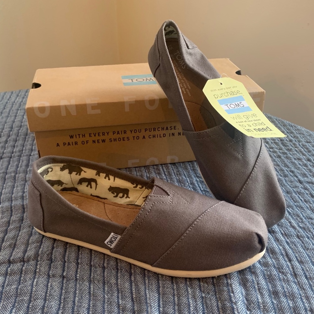 Toms classic ash canvas New With Tags and box